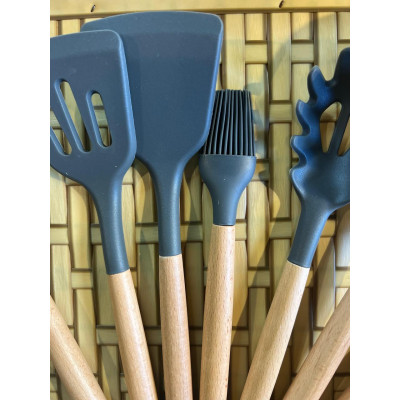 KIT UTENSILIOS DE SILICONE P/COZ C CABO MADEIRA CINZA KIT UTENSILIOS DE SILICONE P/COZ C CABO MADEIRA CINZA