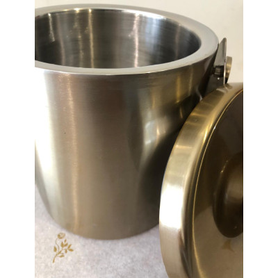 BALDE GELO ACO INOX 1500ml 17X15X15cm COM TAMPA E ALCA LAR (DOURADO) (FLORARTE) Vol. 2 BALDE GELO ACO INOX 1500ml 17X15X15cm COM TAMPA E ALCA LAR (DOURADO) (FLORARTE) Vol. 2
