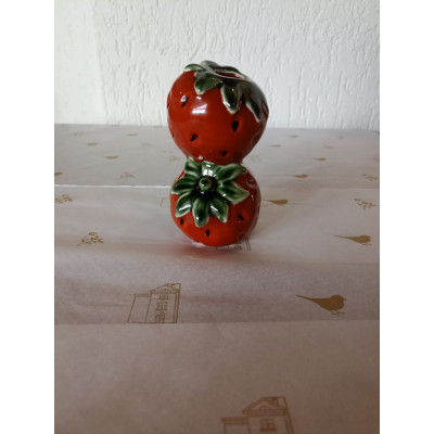 PORTA VEL CER STRAWBERRY D1 8,5X7X11,8CM