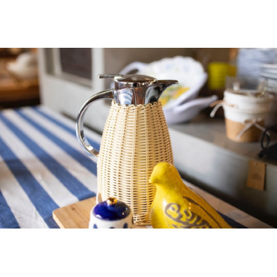 GARRAFA TERMICA ACO INOX C/RATTAN PLASTICO BEGE 1,5l GARRAFA TERMICA ACO INOX C/RATTAN PLASTICO BEGE 1,5l