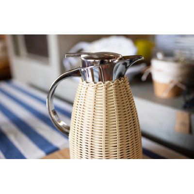 GARRAFA TERMICA ACO INOX C/RATTAN PLASTICO BEGE 1,5l GARRAFA TERMICA ACO INOX C/RATTAN PLASTICO BEGE 1,5l