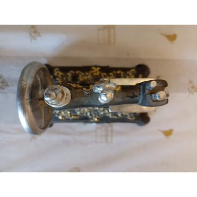 LR-24 MAQUINA DE COSTURA RETRO