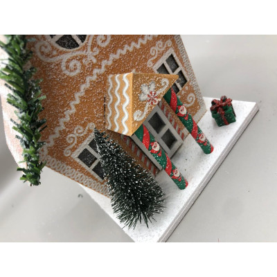 NATAL  CASINHA DECORATIVA C/LED 16X10,5X12,5cm (BEGE BRANCO) (FLORARTE) Vol. 1
