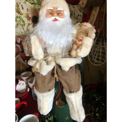 NOEL RUSTICO SENTADO SEGURANDO URSO BEG 40cm (NOEIS) C/1 UN