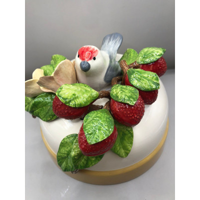 QUEIJEIRA COM PASSARO