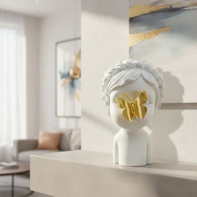 Escultura Decorativa Menina com Borboleta em Resina Branco e Dourado