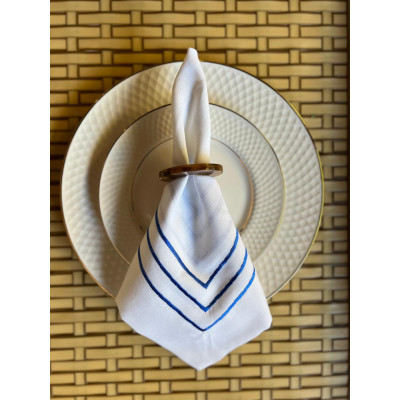 4526 GUARDANAPO 45 X 45 CM BRANCO C/ AZUL 4526 GUARDANAPO 45 X 45 CM BRANCO C/ AZUL