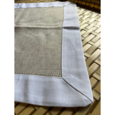 4561 GUARDANAPO 45 X 45 CM BRANCO C/ BEGE 4561 GUARDANAPO 45 X 45 CM BRANCO C/ BEGE